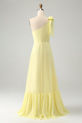 A Linie Eine Schulter Gelbes Langes Hochzeitsgastkleid mit Schlitz